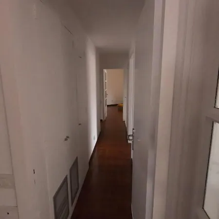 Privada En Casa Compartida Проживание в семье *